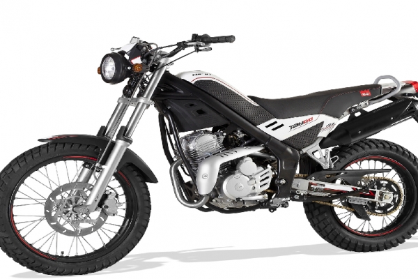 flota-de-vehiculos-moto-a1ACA5670B-00C3-2BEB-9EED-1B01B286CE81.jpg